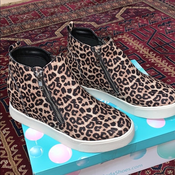 Leopard Zipper Sneakers - Picture 2 of 5